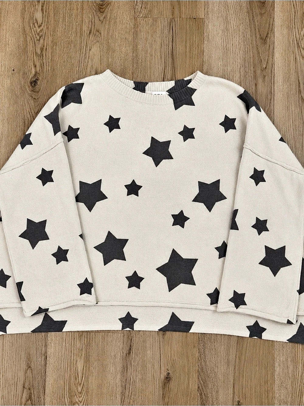 POL Star Print Sweater in Cream with Stars Size Medium Like New